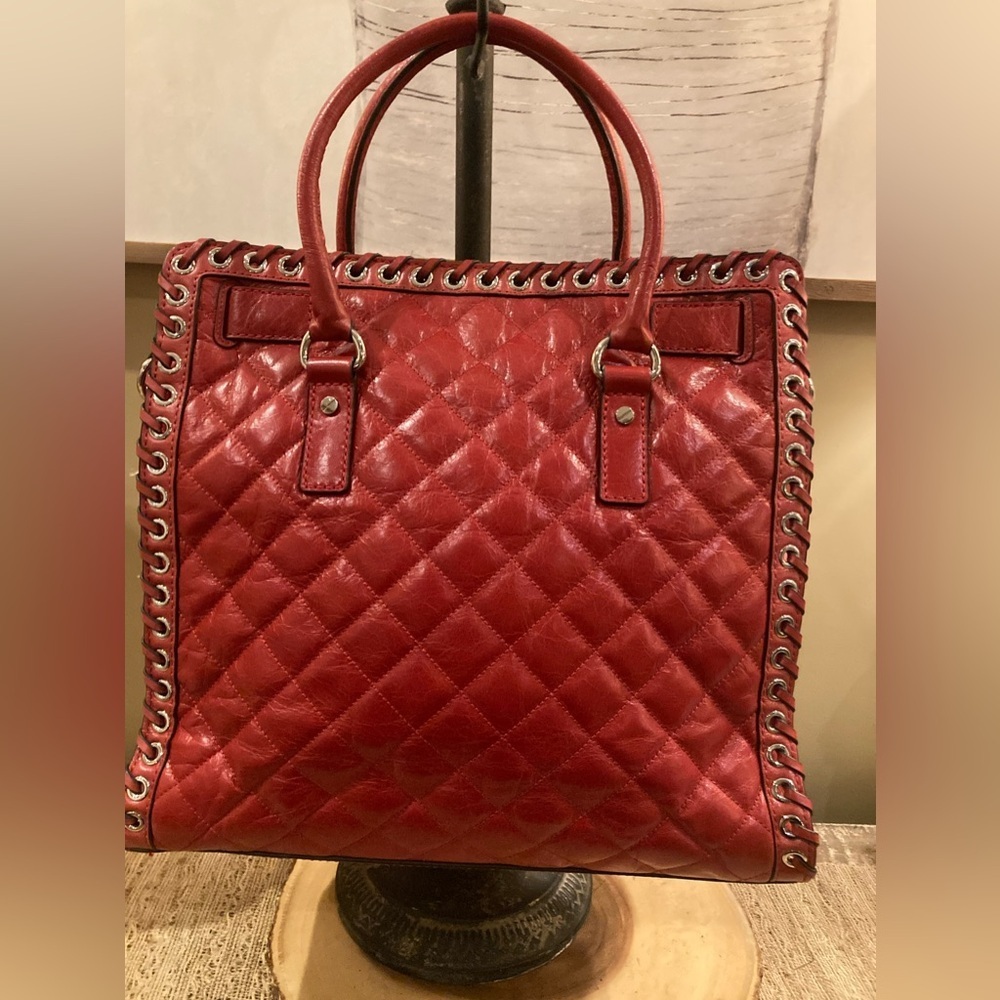 MICHAEL KORS HIPPIE GROMMET HAMILTON SATCHEL TOTE QUILTED LG CROSSBODY‎ RED $458 - Picture 11 of 11